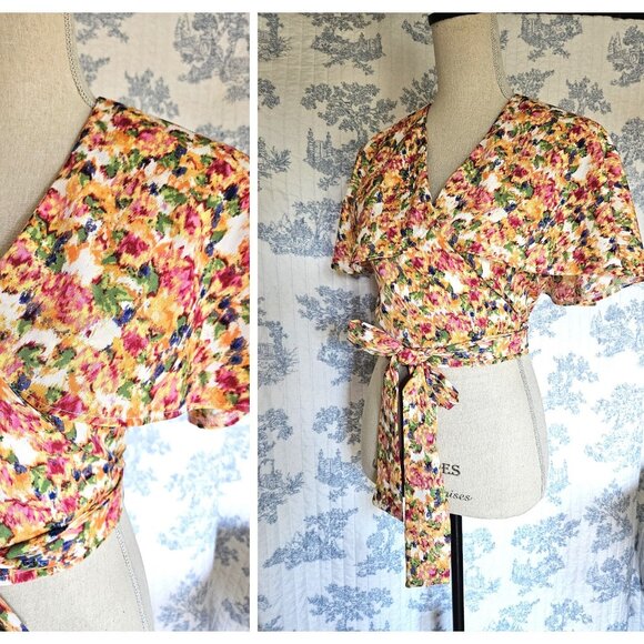 Size S to M Wide Collar Wrap Blouse Watercolor New - Picture 1 of 13